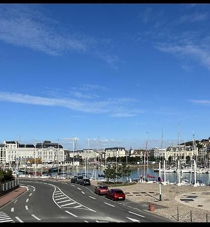 La Marine Lägenhet Deauville Exteriör bild