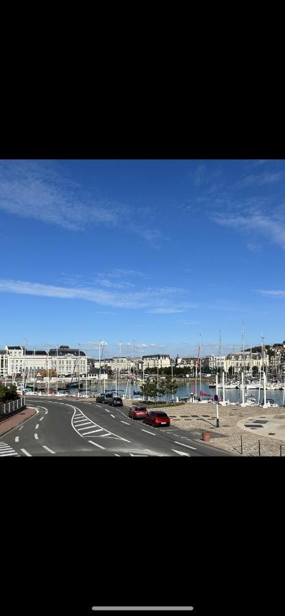 La Marine Lägenhet Deauville Exteriör bild